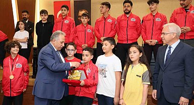 Talas Belediye Meclisi'nde TEKNOFEST şampiyonları rüzgarı esti