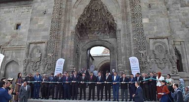 Tarihi Çifte Minareli Medrese'de 'Hayat boyu öğrenme haftası' etkinliği
