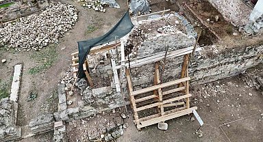 Tarihi dokuya müdahale edildi, önce beton döküldü, sonra gizlice söküldü