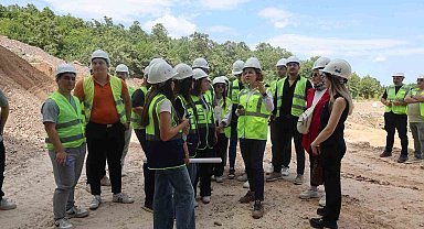 Taş kırma tesisi genç mühendisleri ağırladı