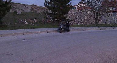 Tavşanlı'da elektrikli motosiklet devrildi: 1 yaralı
