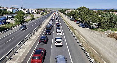 Tekirdağ-İstanbul yolunda tatil dönüşü yoğunluğu