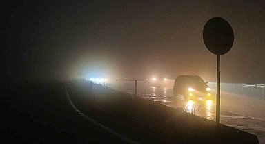 Tekirdağ-Malkara yolunda yoğun sis ve sağanak yağış etkili oldu