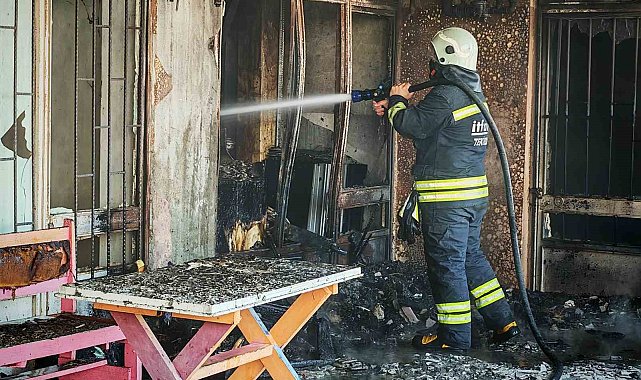 Tekirdağ'da depo yangını