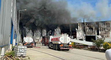 Tekirdağ'da fabrika yangınında patlama sesleri