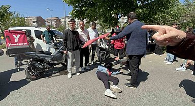 Tekirdağ'da iki motosikletin kafa kafaya çarpıştığı feci kaza kamerada