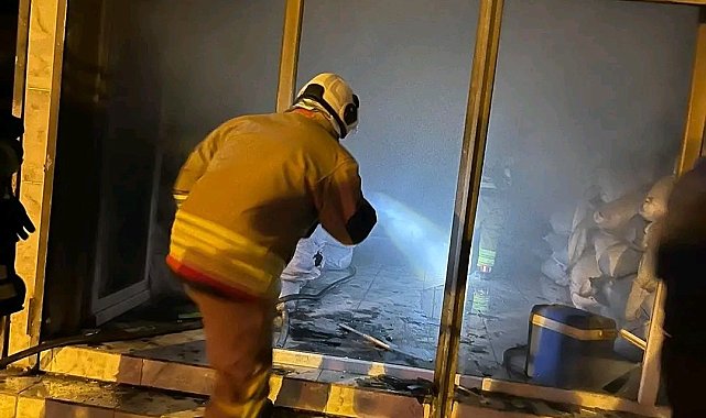 Tekstil deposunda korkutan yangın
