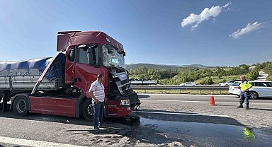 TEM Otoyolu'nda 4 tırın karıştığı zincirleme kaza: 2 yaralı