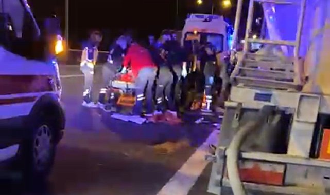 TEM'de arıza nedeniyle araçtan inen 2 kişiye tır çarptı