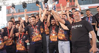 TFF 2. Lig'e yükselen Mardin 1969 Spor, şampiyonluk kupasını aldı