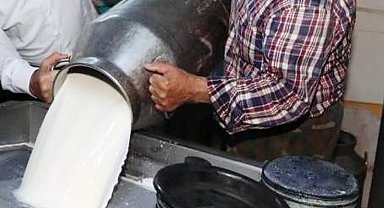 Ticari süt işletmelerince 1 milyon 15 bin 647 ton inek sütü toplandı