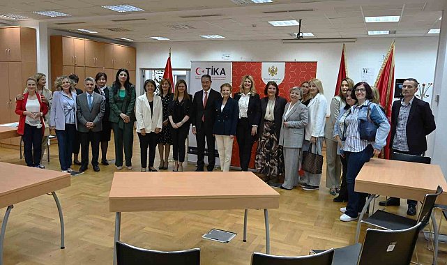 TİKA'dan Karadağ Eğitim Hizmetleri Müdürlüğü'ne ofis mobilyası desteği