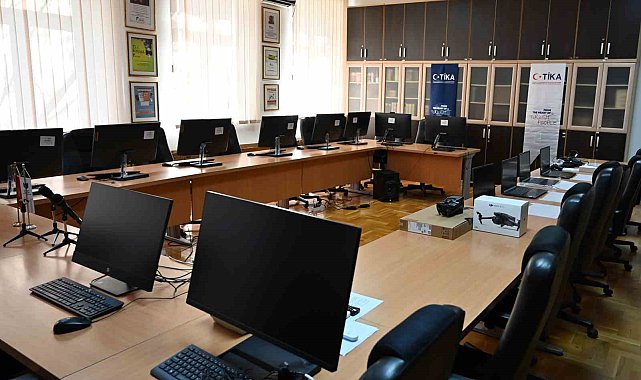 TİKA'dan Karadağ Üniversitesi Tarih Enstitüsü'ne teknik ekipman desteği