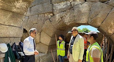 Tios Antik Kenti'ndeki amfi tiyatroda kazı çalışmaları devam ediyor