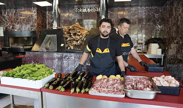 Tokatlılar özel ocakta 40 dakikada pişen Tokat kebabıyla 81 ile meydan okudu