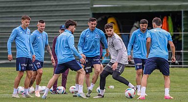 Trabzonspor, Antalya'ya genç futbolcularıyla gitti