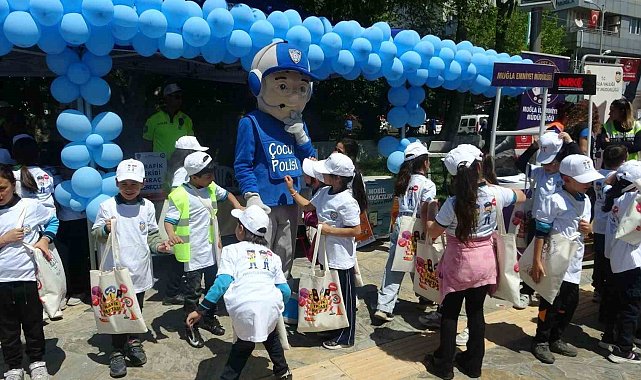 Trafik haftası kapsamında Menteşe'de farkındalık etkinliği düzenlendi