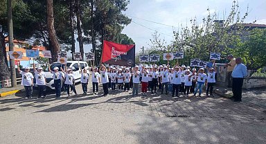 Trafik Haftasında miniklere trafik kuralları anlatıldı