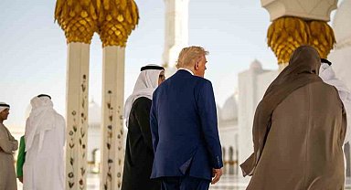 Trump, BAE Devlet Başkanı Al-Nahyan ile Şeyh Zayed Camii'ni gezdi