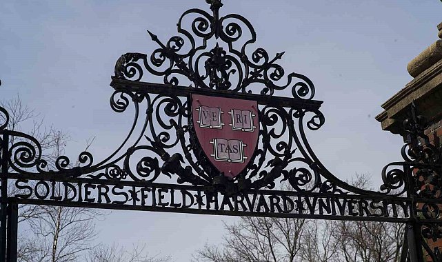 Trump yönetimi Harvard Üniversitesi'nin yabancı öğrenci kabulünü yasakladı