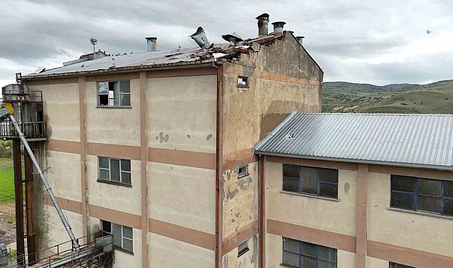 Tunceli'nin tek un fabrikası, fırtınadan ciddi zarar gördü