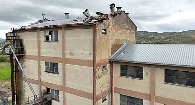 Tunceli'nin tek un fabrikası, fırtınadan ciddi zarar gördü