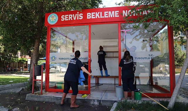 Turgutlu Belediyesi Temizlik İşleri Müdürlüğünden bahar T-temizliği