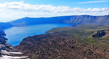 Turizm sezonu açılan Nemrut Kalderası havadan görüntülendi