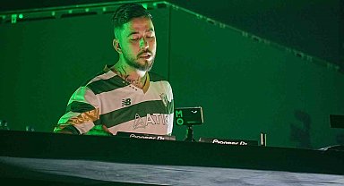 Türk DJ Mahmut Orhan sahneye Bursaspor formasıyla çıktı