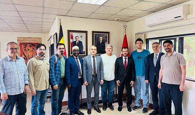 Türk hekimler Uganda'da binlerce hastaya umut oldu