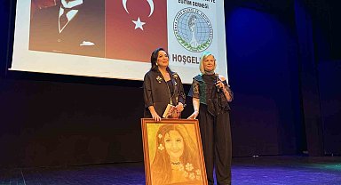 Türkan Şoray'ın tablosu ve imzaladığı kitabı eğitime destek için 1 milyona alıcı buldu
