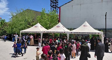 Tutak'ta Gazze için hayır çarşısı düzenlendi
