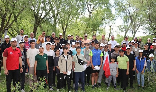 Tutak'ta "Gençlik Haftası" etkinlikleri kapsamında bisiklet turu düzenlendi