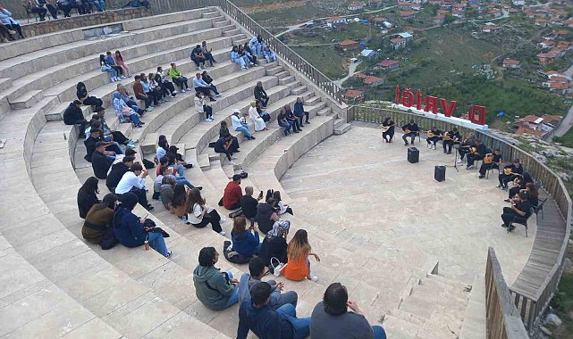 Üç şehir arasında kültür köprüsü kuran "Kültürler Buluşuyor" projesi bu kez Sivas'ta