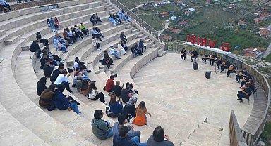 Üç şehir arasında kültür köprüsü kuran "Kültürler Buluşuyor" projesi bu kez Sivas'ta
