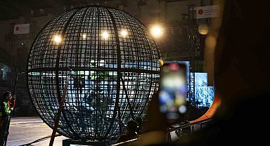 UCI Dağ Bisikleti Eliminatör Dünya Şampiyonası seremonisinde şovlar ve gösteriler adeta nefes kesti