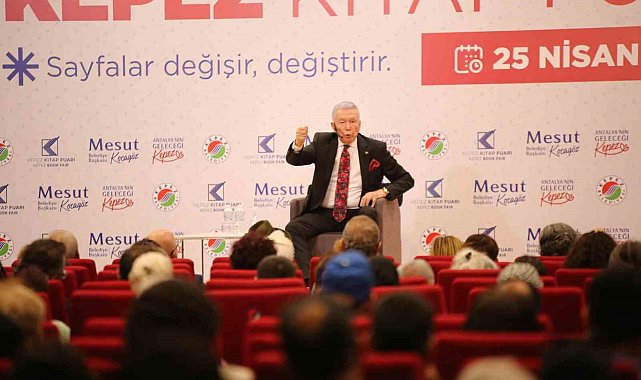 Uğur Dündar, Kepez Kitap Fuarı'nda anılarını paylaştı