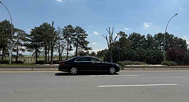 Ukrayna Devlet Başkanı Zelenskiy'i taşıyan uçak Ankara'ya indi