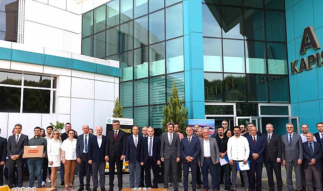 Uludağ Üniversitesi'nde kitap kurtları ödüllendirildi