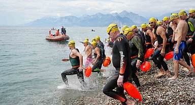 Uluslararası Açık Su Yüzme Yarışı X-WATERS Antalya'da gerçekleşti