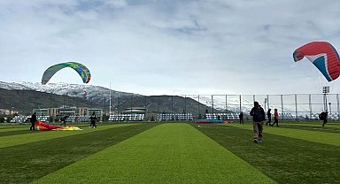 Üniversite Genç Kanatlar Kulübü, yamaç paraşütü deneyimi yaşadı