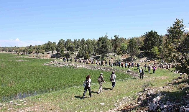 Üniversite öğrencileri, Beyşehir'in botanik hazinelerini keşfetti