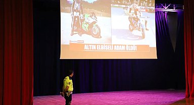 Üniversite öğrencilerine trafik güvenliği eğitimi