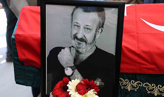 Usta sanatçı Naşit Özcan, son yolculuğuna uğurlandı