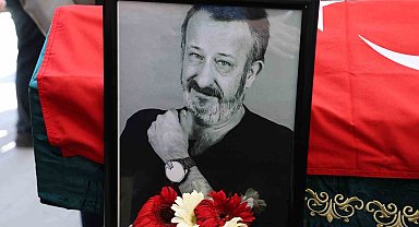 Usta sanatçı Naşit Özcan, son yolculuğuna uğurlandı