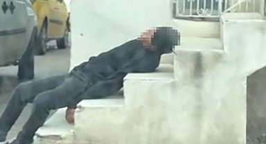Uyuşturucu bağımlısı merdivenlerde sızıp kaldı