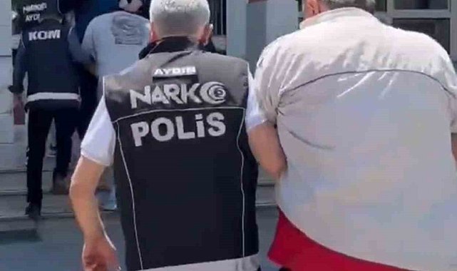 Uyuşturucu ticareti yapan baba ve 3 oğlu tutuklandı