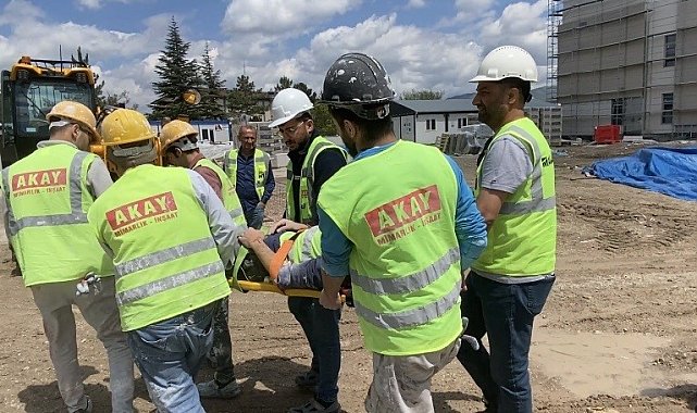 Üzerine iskele düşen inşaat işçisi yaralandı