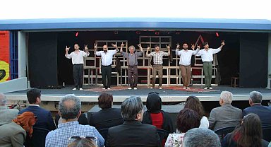 Vagon Sahne Uşak Tren Garı'nda perdelerini açtı