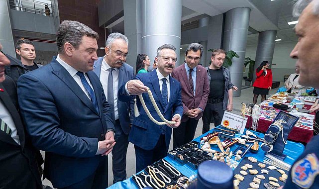 Vali Aksoy, kas hastası çocuk için düzenlenen panayıra katıldı